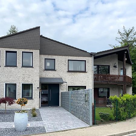 Besotel Erkrath- Schicke Fewo Oder Apartments Zentral Naehe Bahnhof Und Autobahn Im Neandertal Mit Glasfaser Wlan Und Freies Parken Luaran gambar