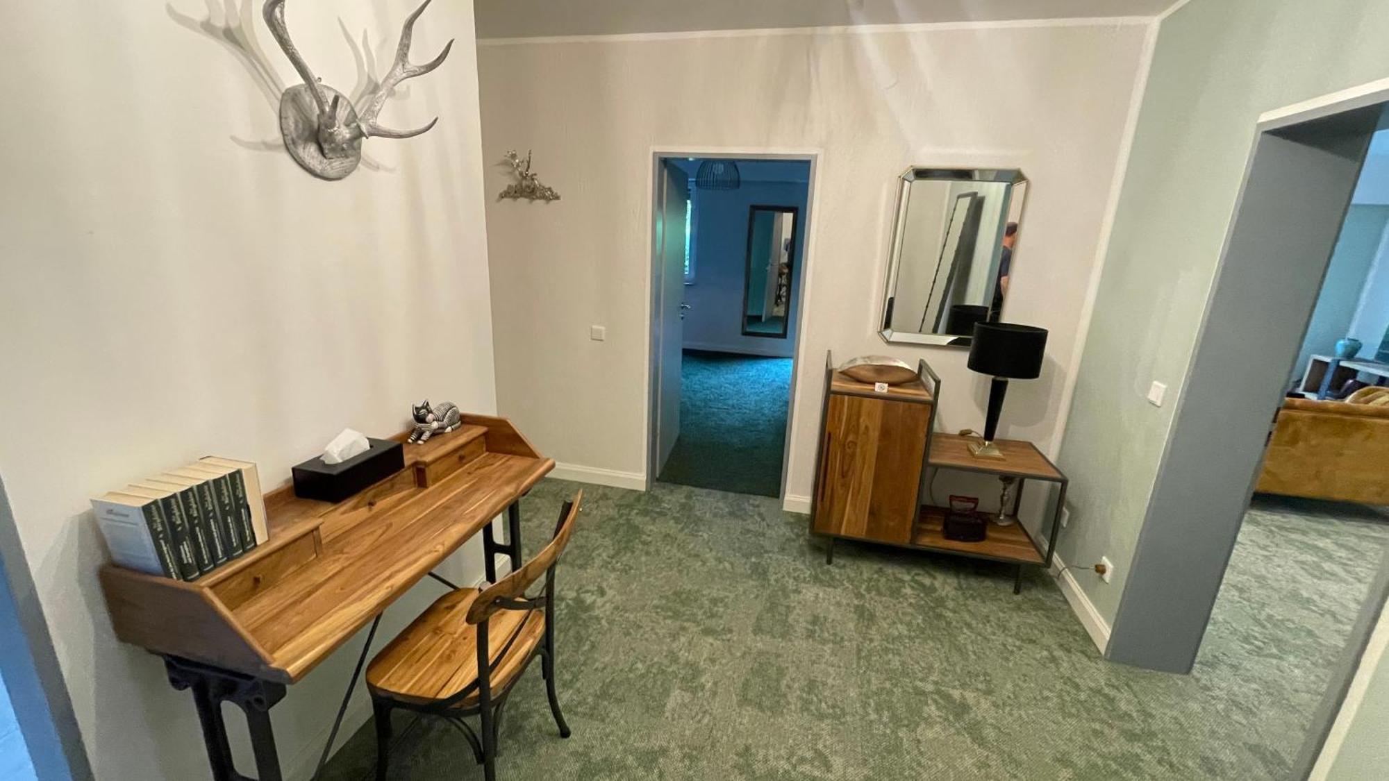 Besotel Erkrath- Schicke Fewo Oder Apartments Zentral Naehe Bahnhof Und Autobahn Im Neandertal Mit Glasfaser Wlan Und Freies Parken Luaran gambar