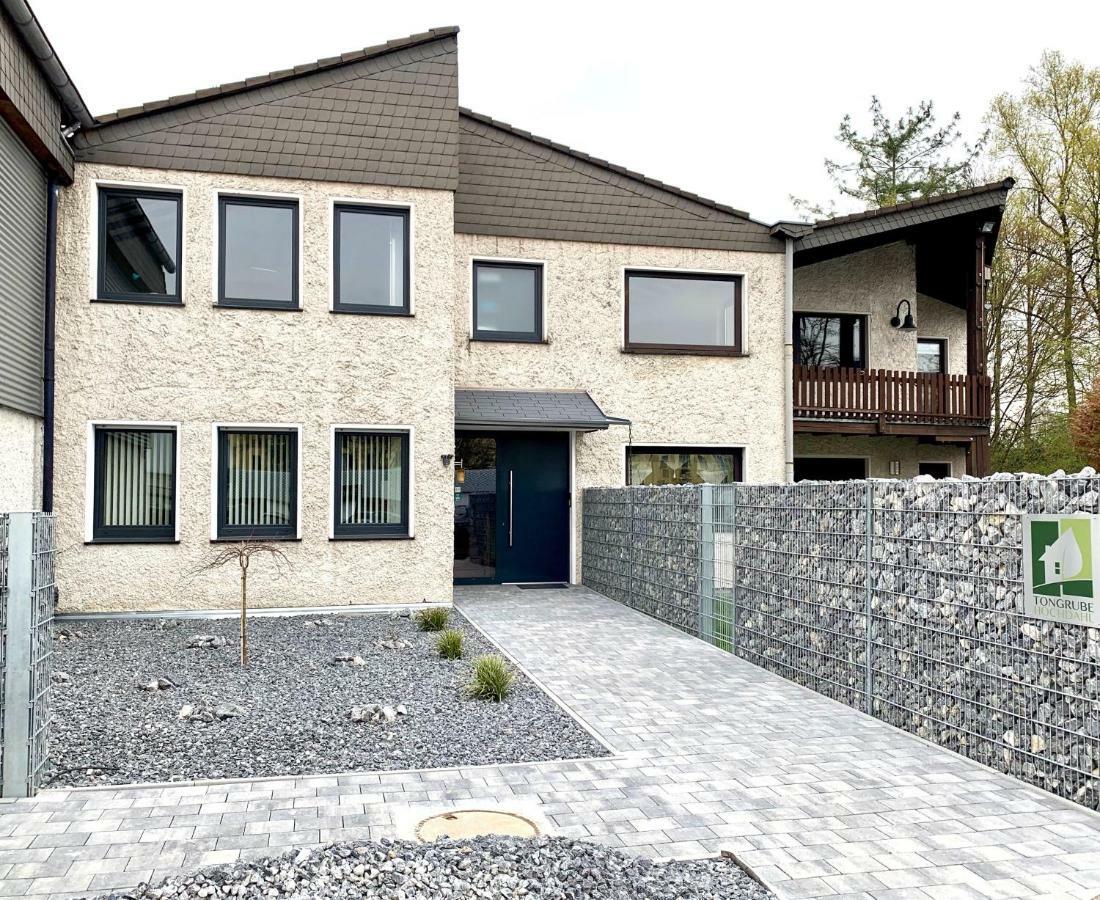 Besotel Erkrath- Schicke Fewo Oder Apartments Zentral Naehe Bahnhof Und Autobahn Im Neandertal Mit Glasfaser Wlan Und Freies Parken Luaran gambar